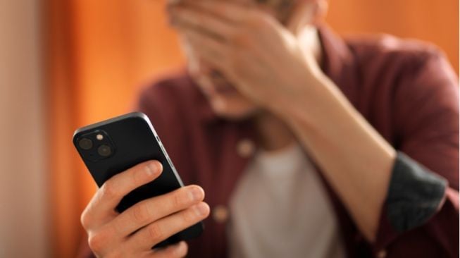 Waspada HP Android Dimata-matai, Begini Cara Mengeceknya